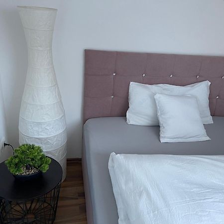 Bequemes Einzelzimmer Im Herzen Von Kassel Bagian luar foto